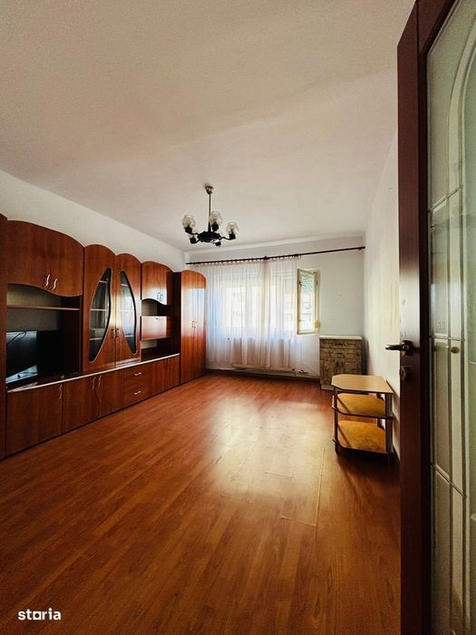 Apartament 1 camera, decomandat, cartier Nufǎrul