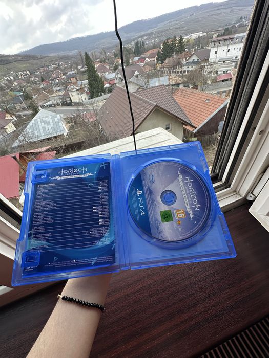 4 jocuri PS4 – God of War, The Last of Us, Horizon, Assassin’s Creed