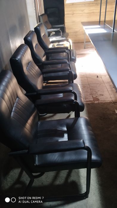 Игровой стол и стулья