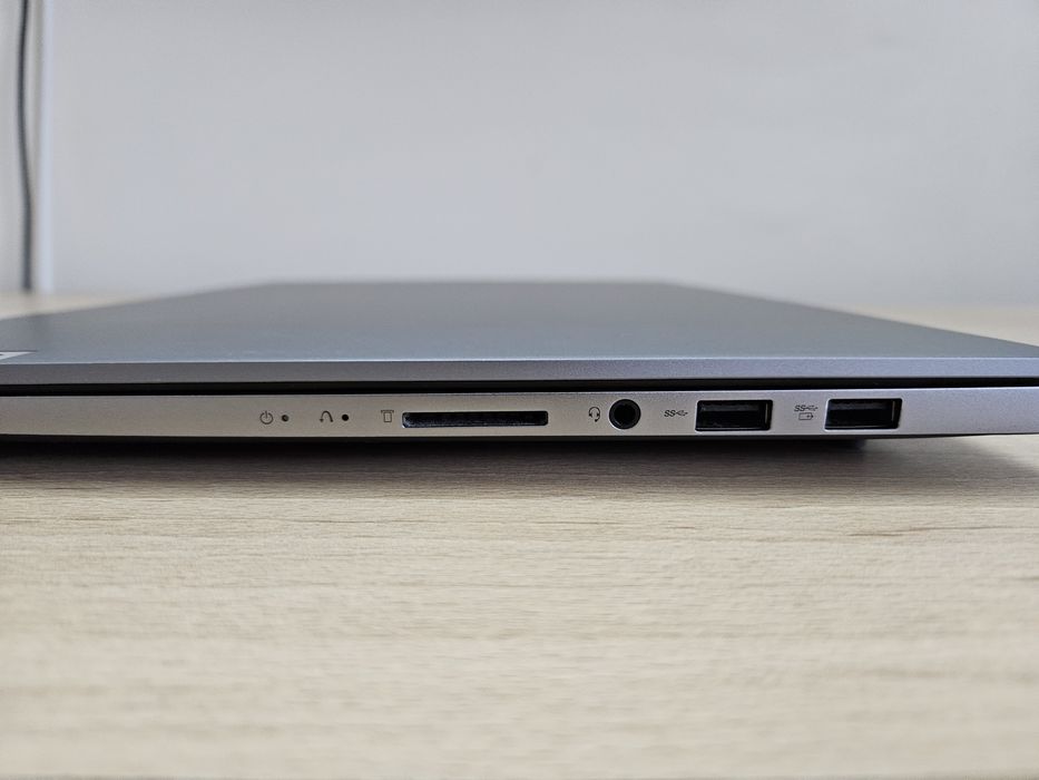 Lenovo IdeaPad 5 Pro 16" | 32GB RAM | 1TB | Ryzen 7 7840HS