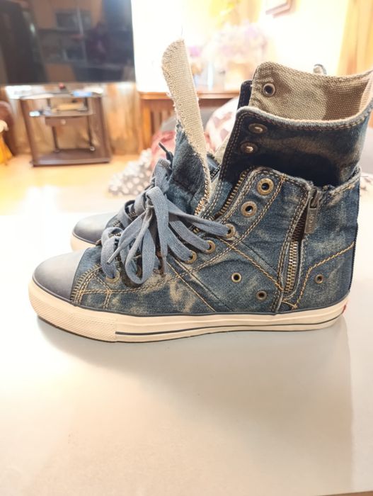 Продам кеды Levi's