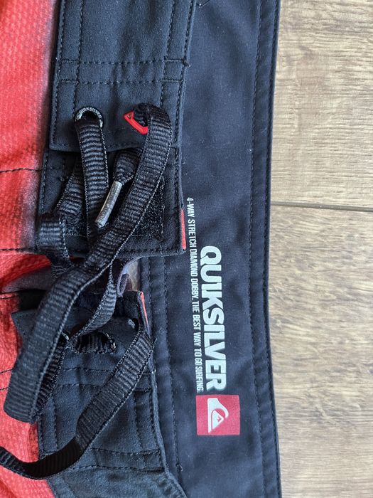 Къси панталони Adidas и бански Quiksilver