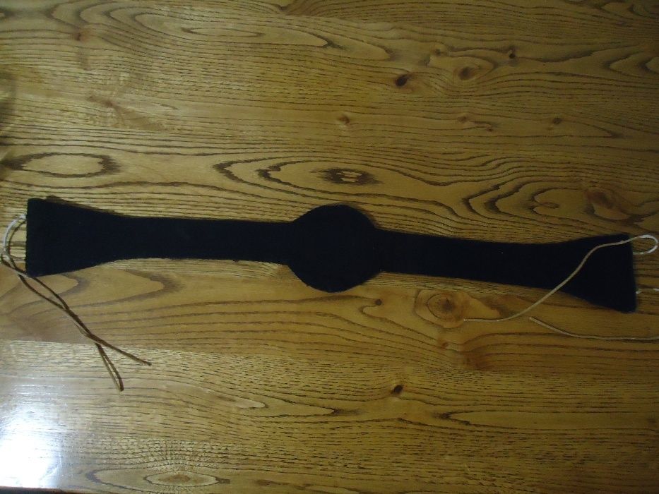 Ръчно изработен колан от седеф, стъклени мъниста и плат