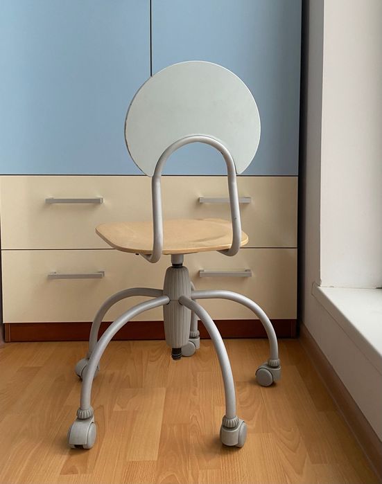 Стул детский. Ученический. Продам.