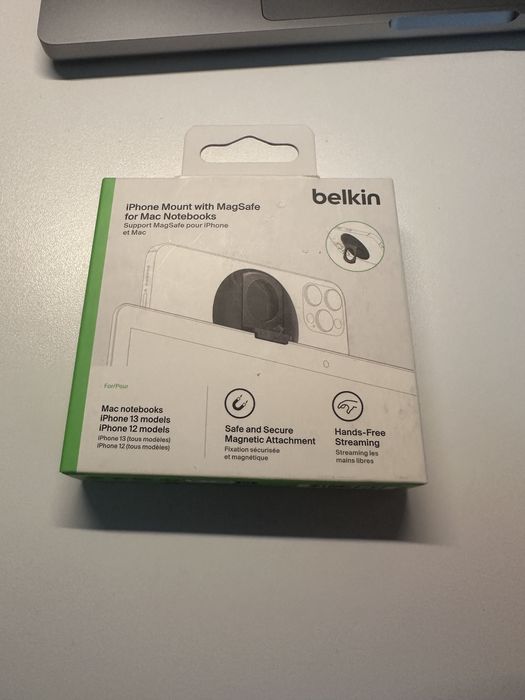 Suport pentru Iphone/Macbook de la Belkin