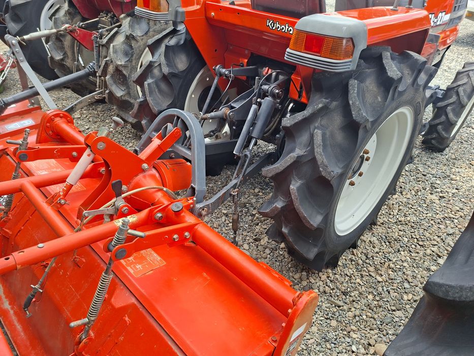Tractor japonez kubota 27 cp4x4