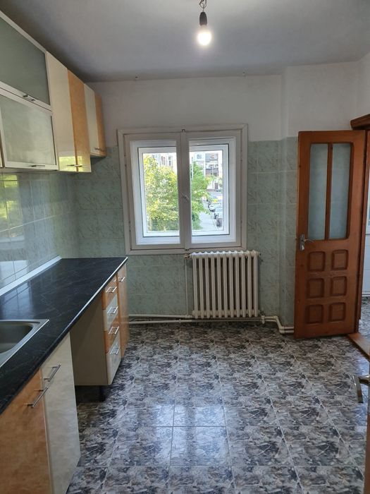 Apartament 3 camere de vanzare