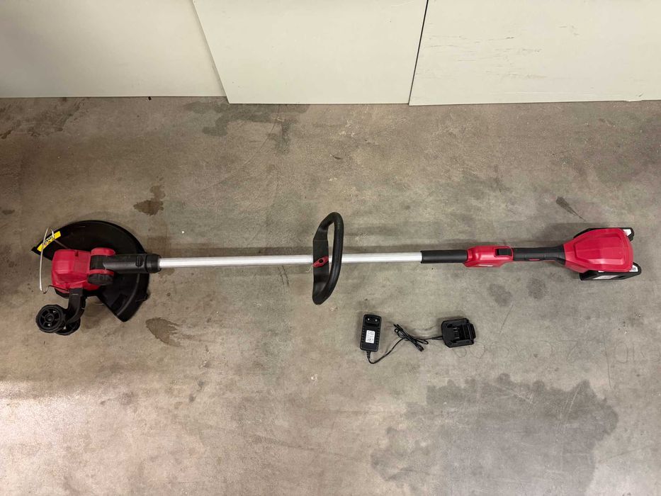 R20 Коса акум. Li-ion 300mm 2x2Ah RDP-SCBC20