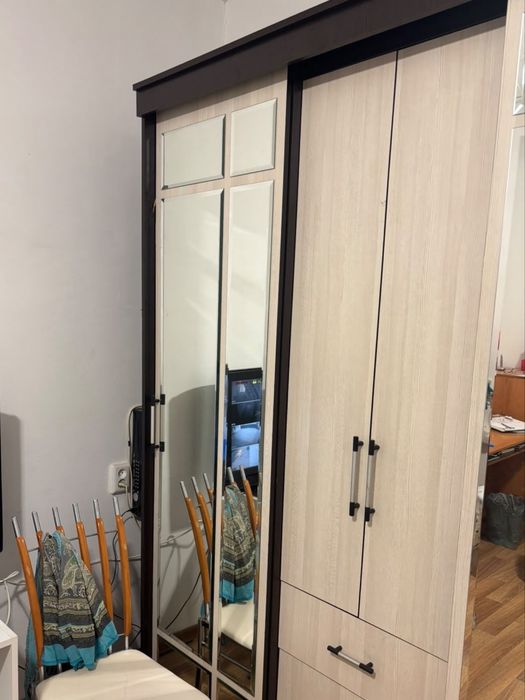 Срочно продам шкаф
