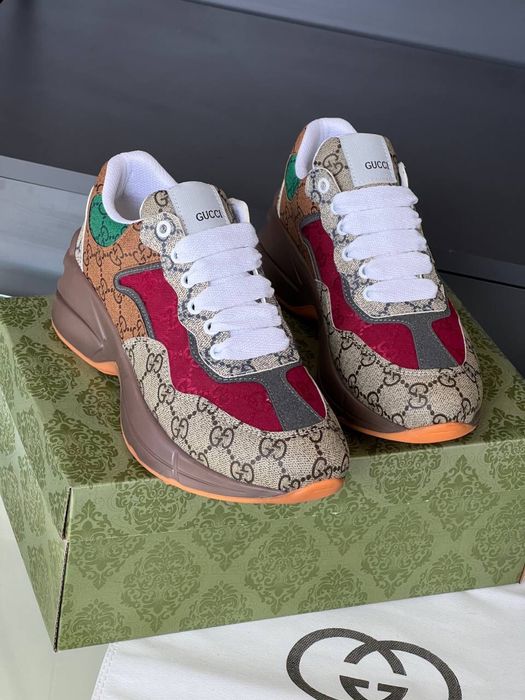 Adidasi Gucci noi