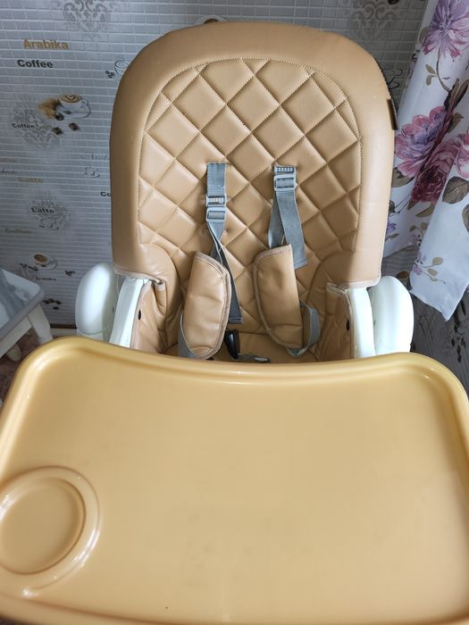 Стульчик для кормления малыша