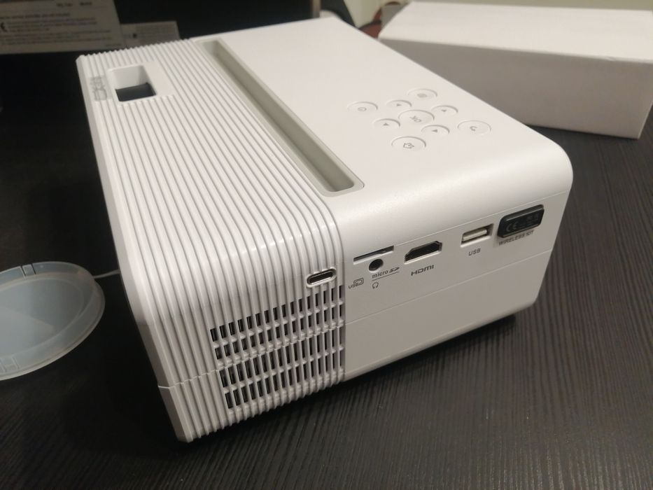 AOPEN QF12 нов мини проектор за домашно кино