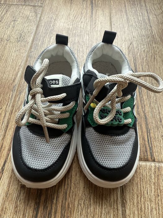 Adidasi noi marimea 27