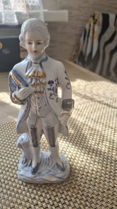 Продам статуэтки