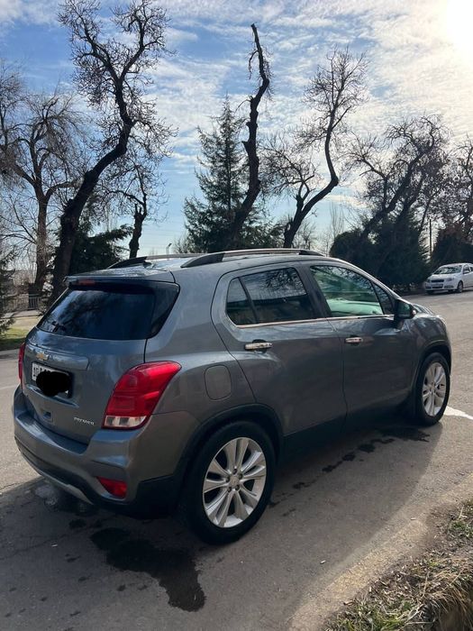 Tracker 1 sotiladi 2020