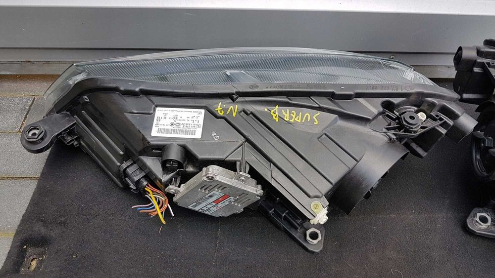 Skoda Superb 3 III 3V1 far stanga dreapta faruri bi xenon led adaptiv