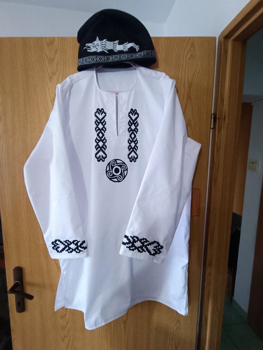 Camasa dacica si pileus