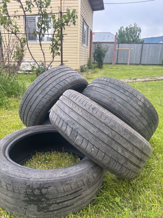 Продам резину 215/50/17