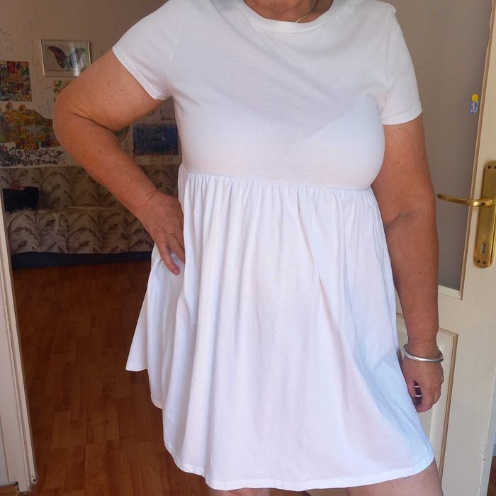 Rochie albă marca C&A