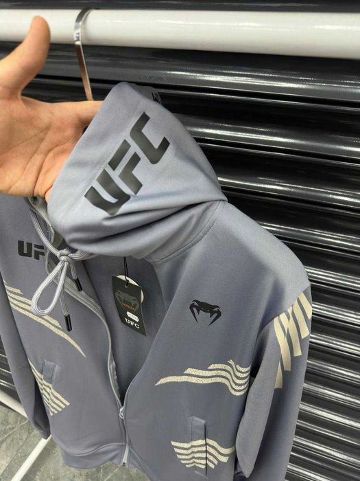 Суичър UFC Venum - Authentic