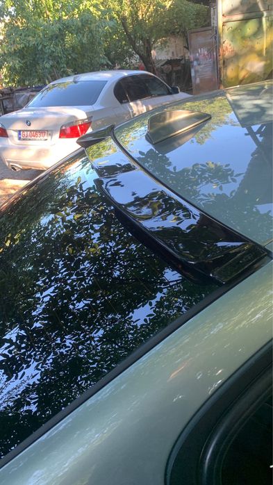 Negru Lucios * Eleron Pleoapa Codita Luneta BMW E60 E90 F30 High M4