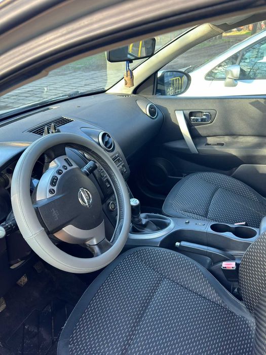 Продавам Нисан Кашкай