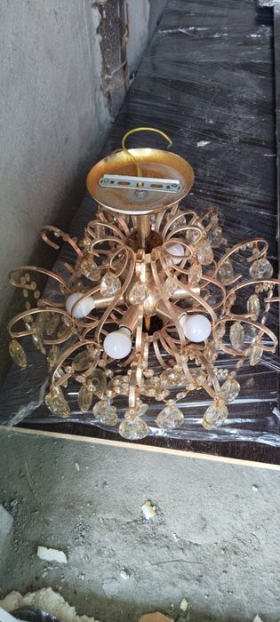 Люстры, 2 штуки.