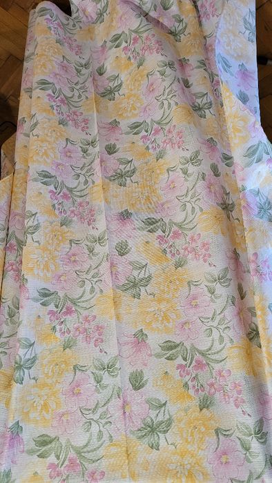 Платове и дамаски - различни видове