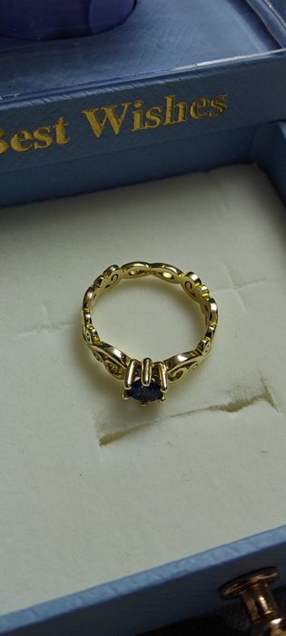 Кольцо золото натуральный сапфир
