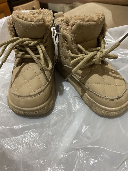 Продам обувь детскую