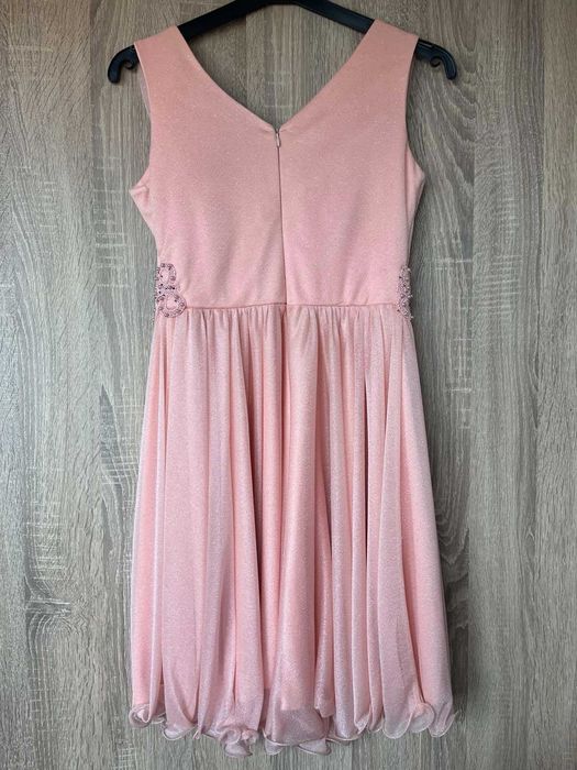 Нова нова розова рокля