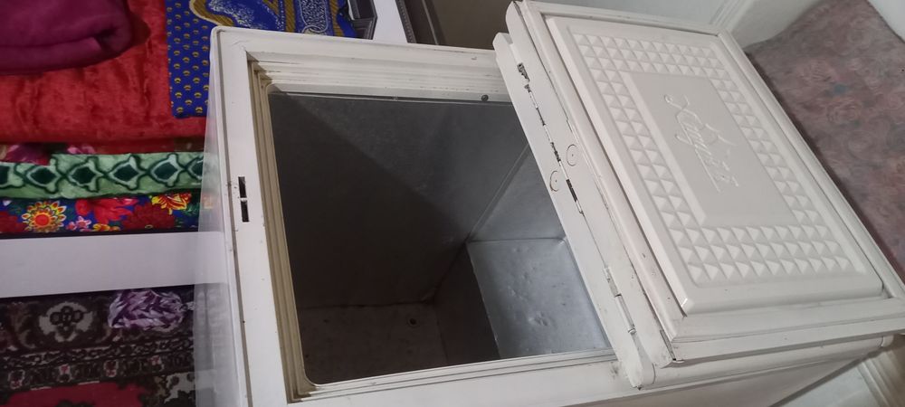 Морозильник сотилади холати уртача. Анжан Морожна учун фойдаланса була