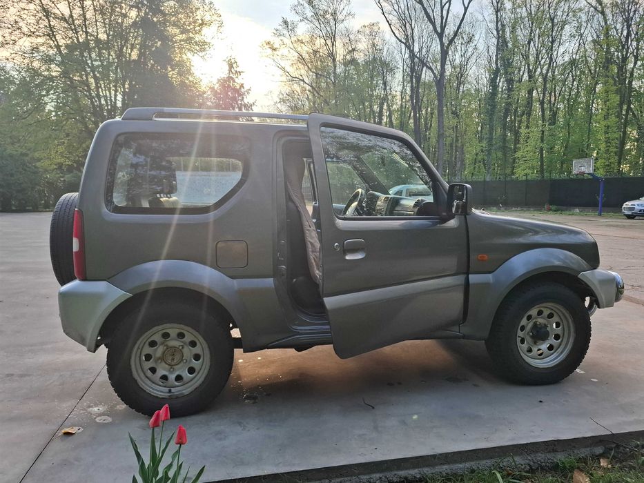 Masina suzuki jimny