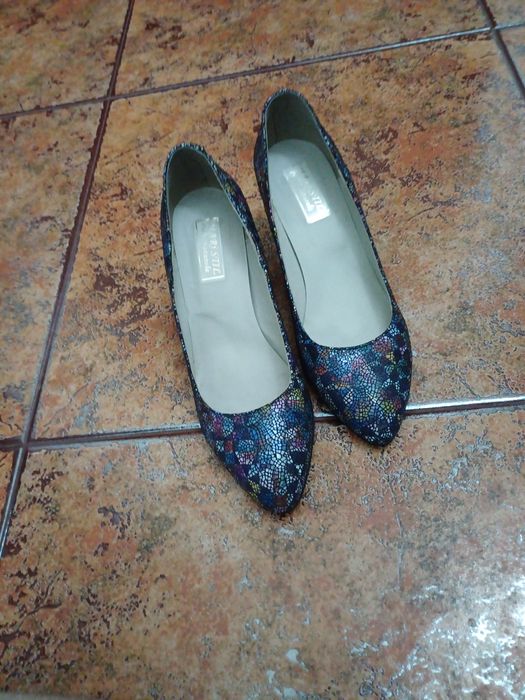 Pantofi damă,  din piele,  marimea 37