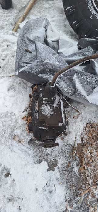 Продам запчасти на зил