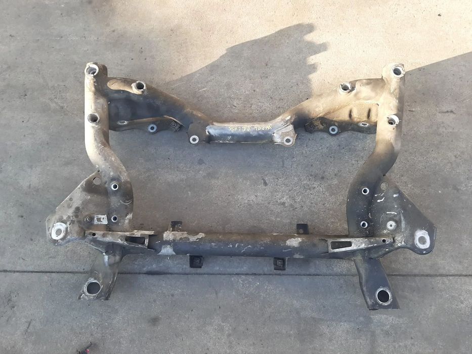 jug cadru motor  2.2 cdi mercedes c-class w204