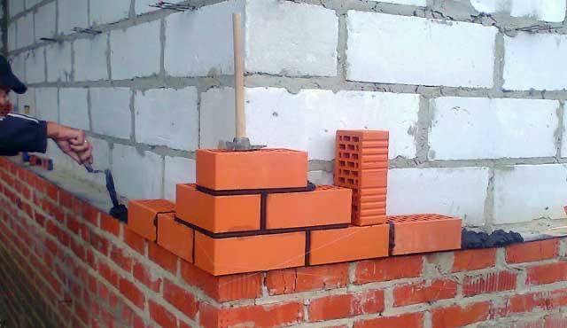 Каменщик с опытом