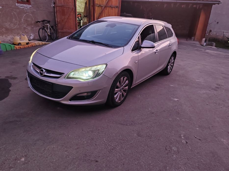 Piese auto Opel Astra J