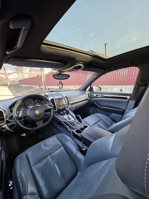 Porsche cayenne an 2012