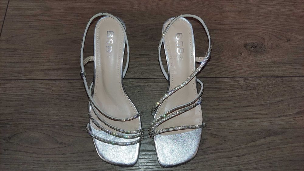 Елегантни маркови дамски сандали с камъни BSB, номер 37
