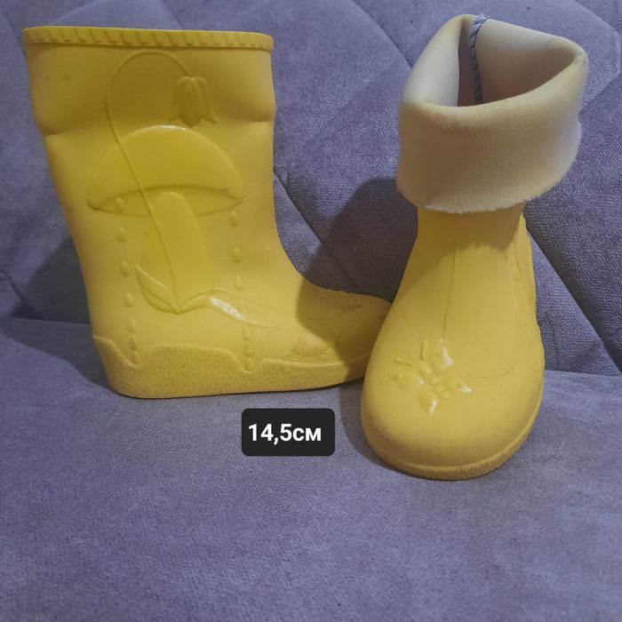 Продам детскую обувь. Для девочки.