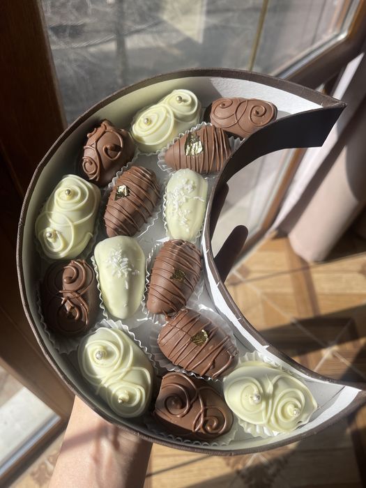 Финики в шоколаде