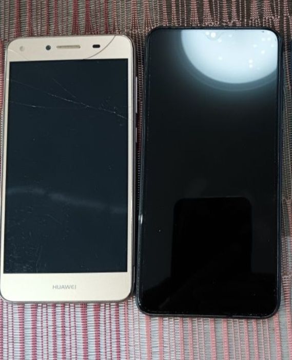 Два телефона за части