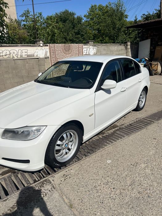 Vand bmw seria 3 an fabricatie  2011