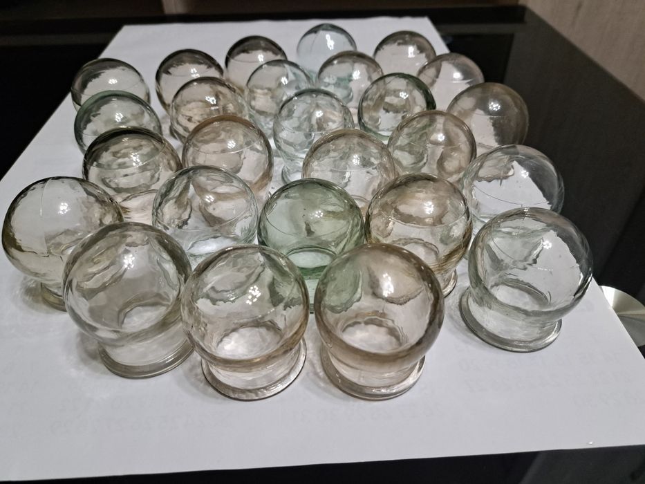 Продаются медицинские банки в большом количестве. Для лечения простуды