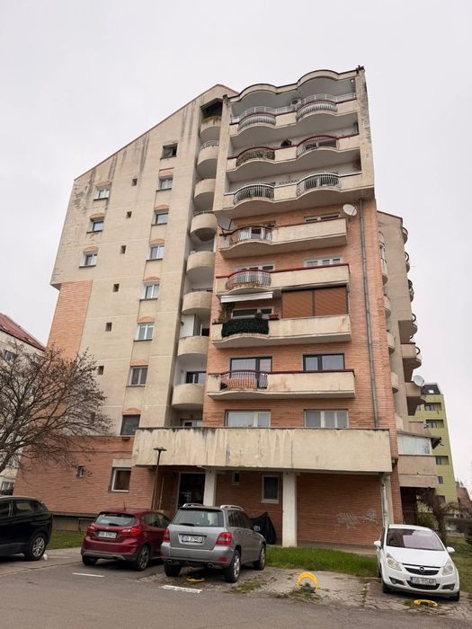 Vând apartament central