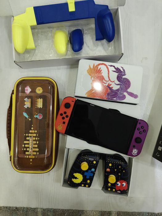 Продается лимитированный Nintendo Switch OLED