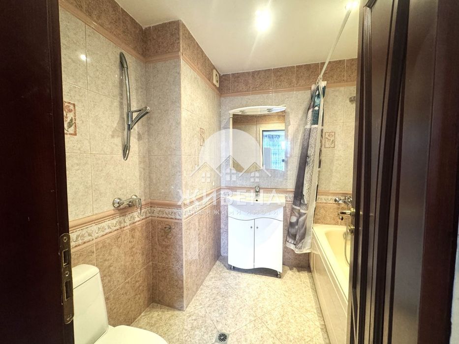 Продава се Четиристаен апартамент в Варна, Гръцка махала - 160 кв.м за 2969 €/кв.м - Снимка #8