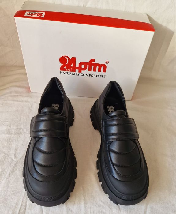 Продаю новые .Туфли - лоферы