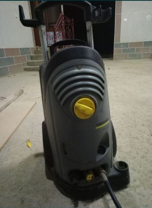 Профессиональный Карчер срочно сотилади